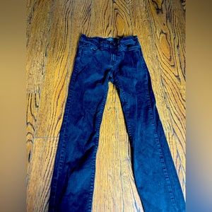 Jeans. Slim straight.